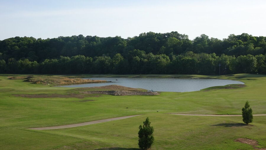 The River Club Golf & Learning Center