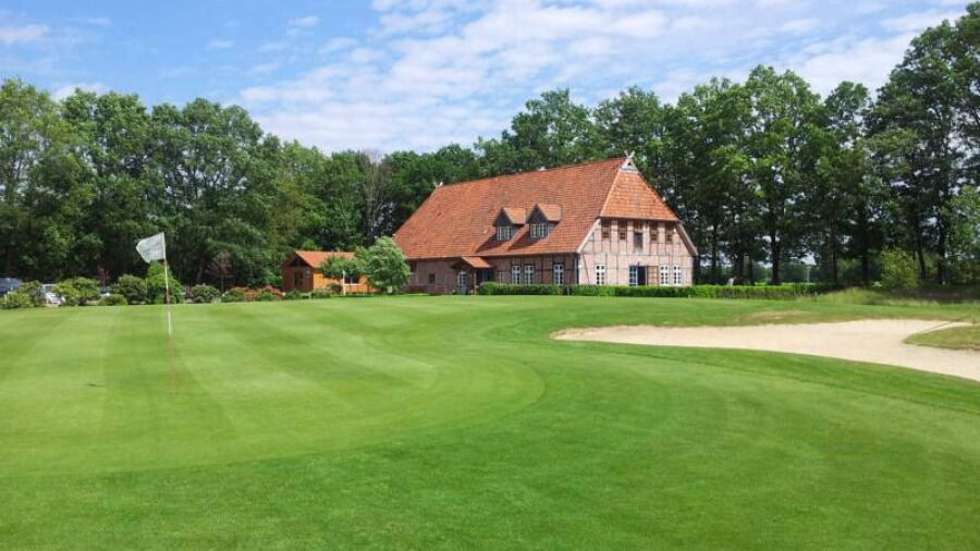 Lilienthal GC: #12 & clubhouse