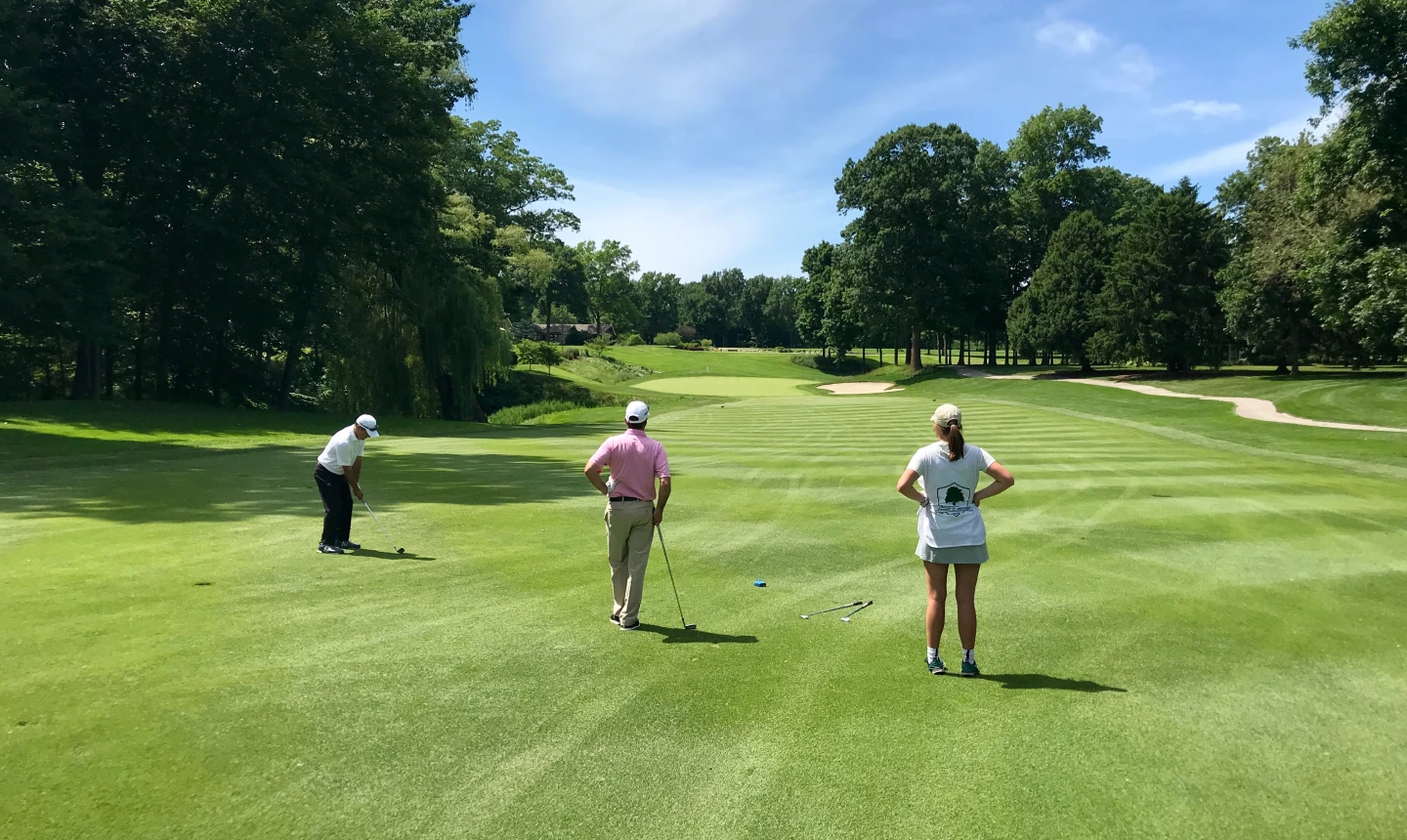 point-o-woods-18-caddie