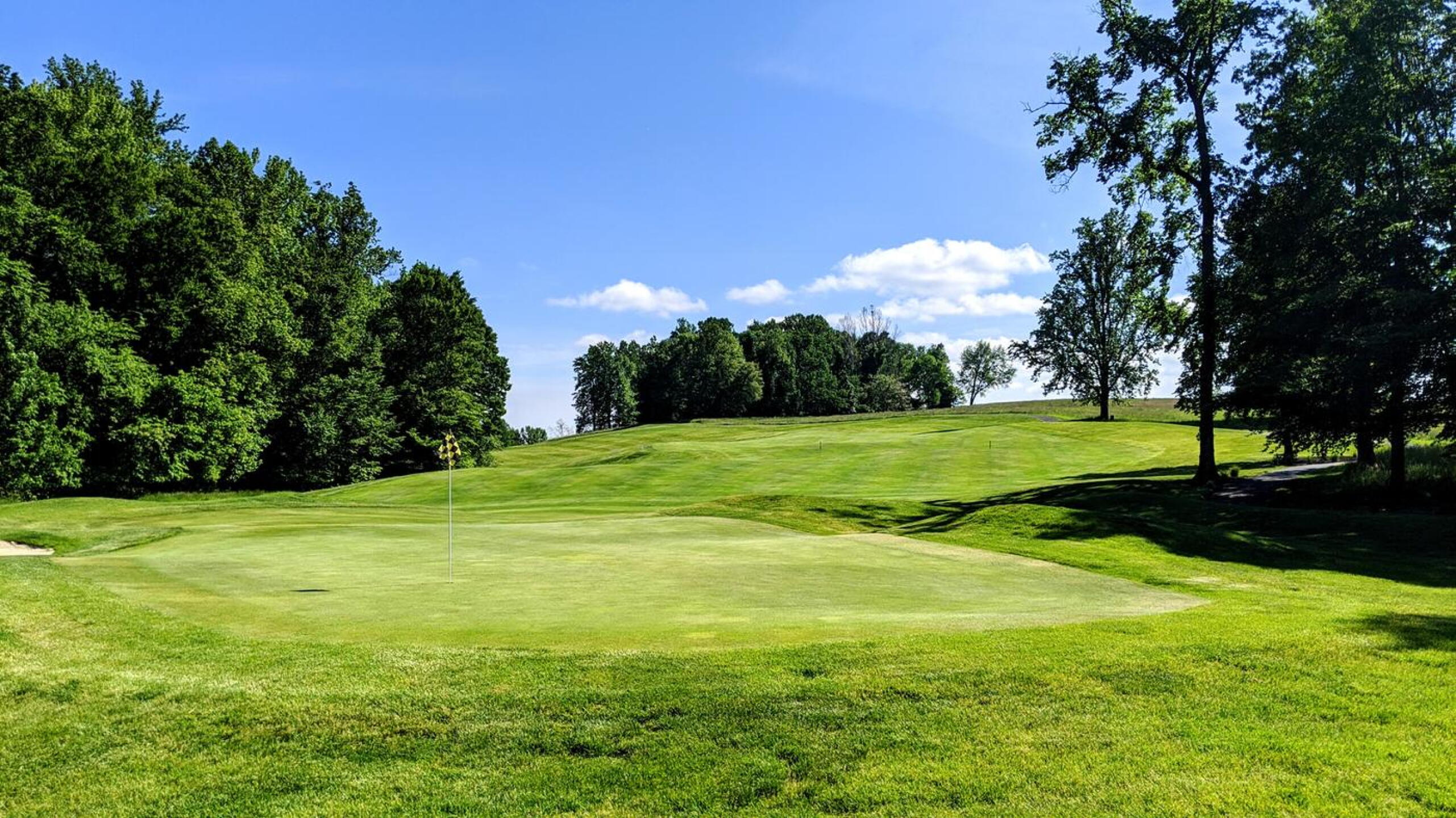 The par-4 14th (Photo submitted by Back9Ben on 05/27/2020)