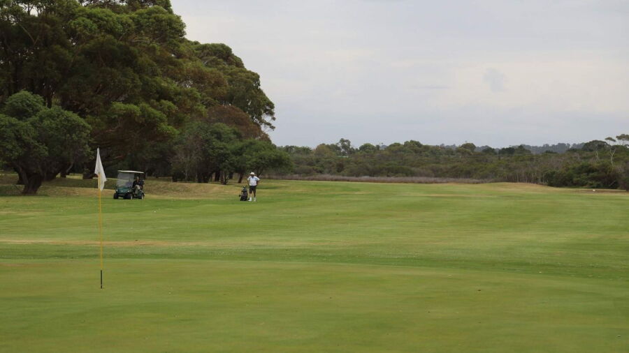 Lakes Entrance 12th hole