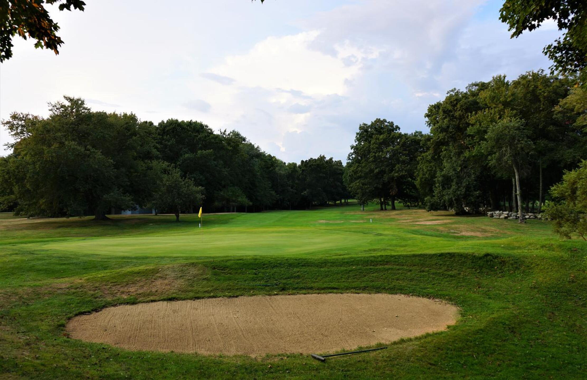 From behind the twelfth: Arguably the best four-par on the golf course--downhill, tight fairway, woodsy, dogleg-left. You’ll be tested on the tee shot. (Photo submitted by AptlyLinked on 08/24/2020)