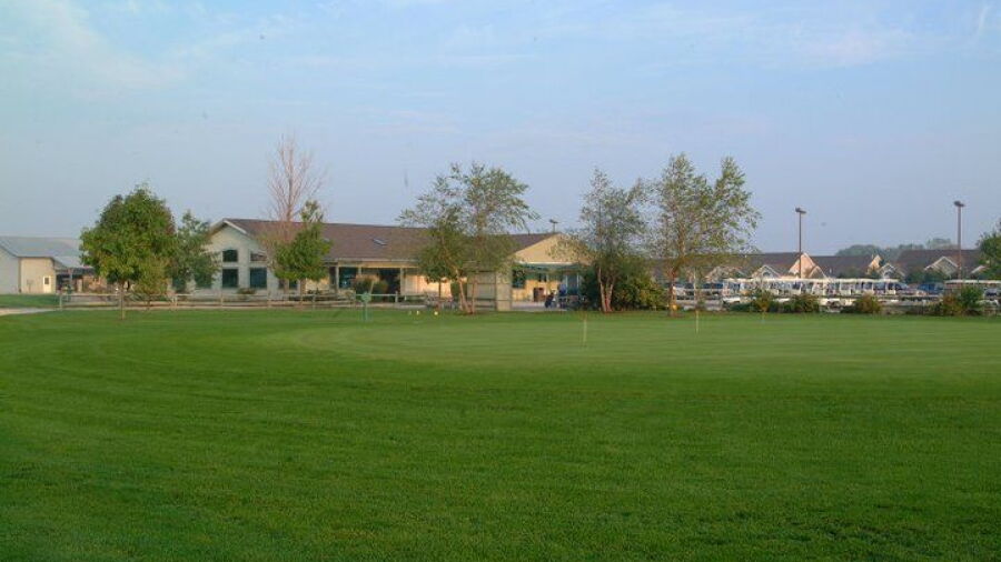 Fallen Timbers Fairways: Practice area