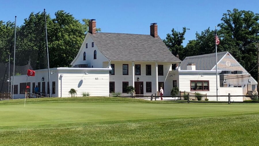 Scotch Hills CC: #9, clubhouse