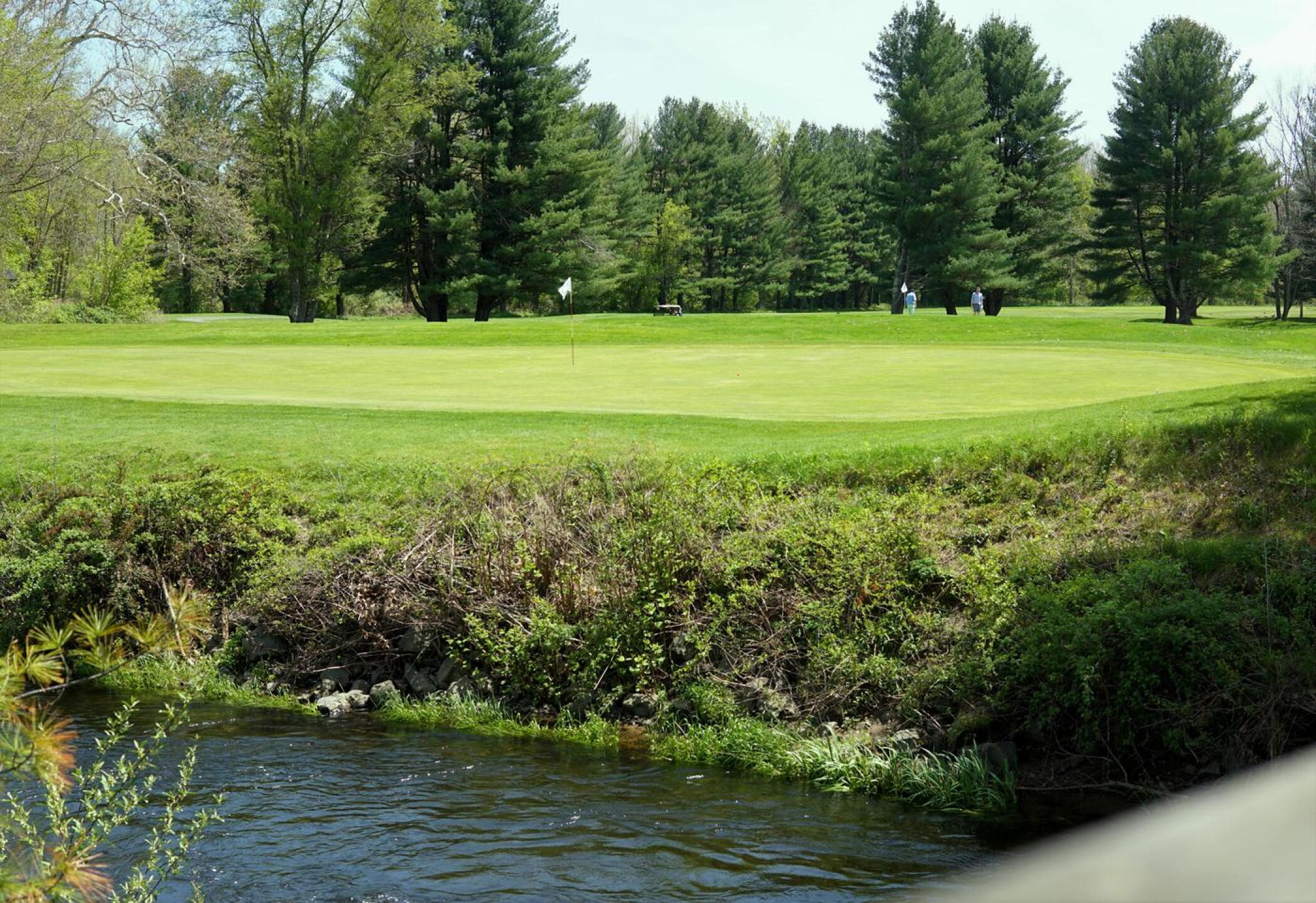 Green nine, perched above a riverbank of the Pomperaug. (Photo submitted by AptlyLinked on 05/09/2023)
