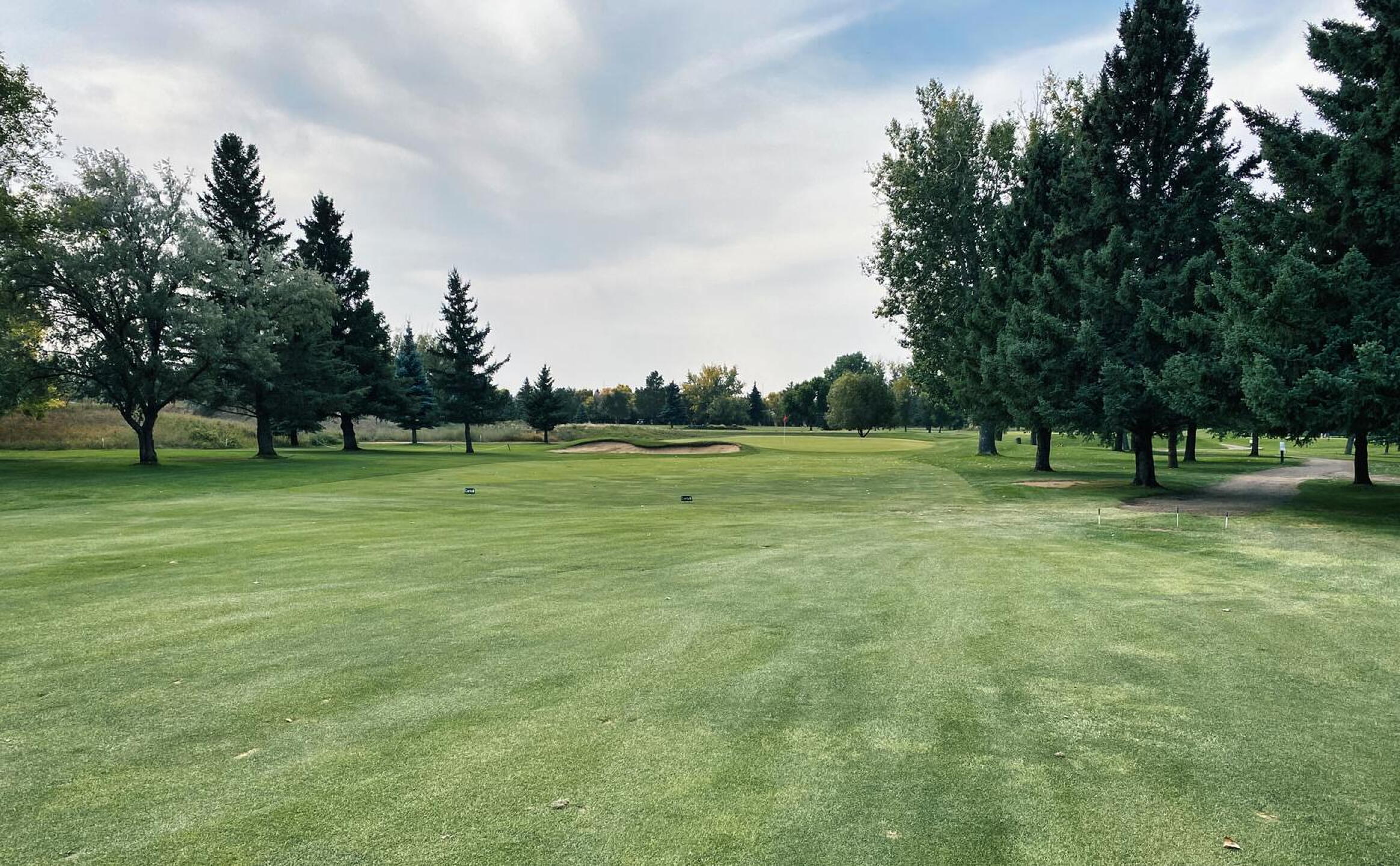Connaught GC, Hole 1, Par 4, 403 yds (Photo submitted by DYakimec on 10/24/2023)