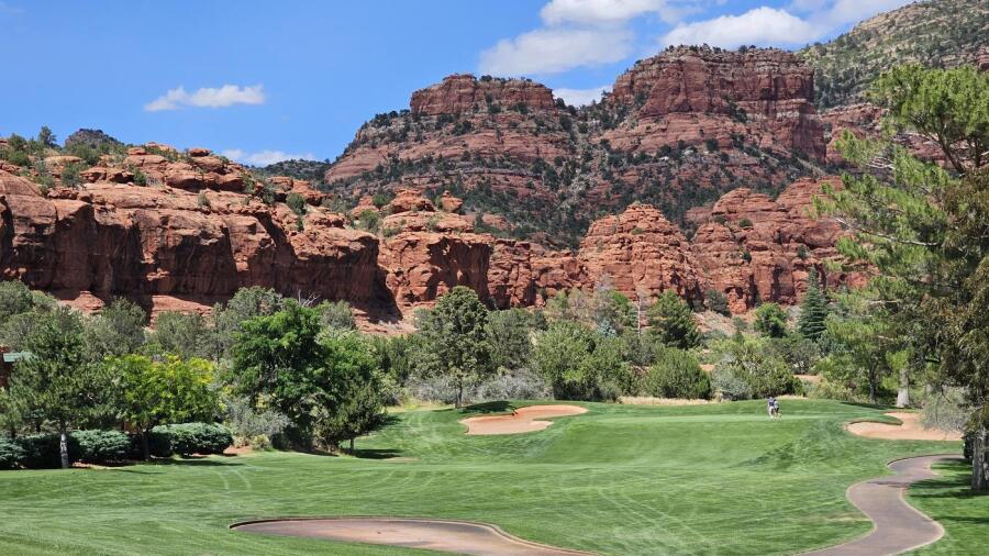 Oakcreek Country Club - red rocks