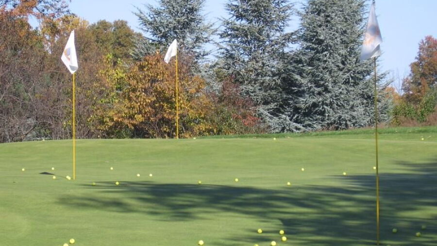 Echo Lake CC: Practice area