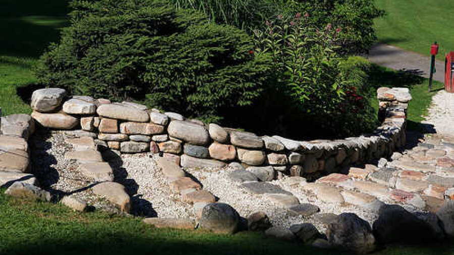 Kokanee Springs: the stairs to 17th teebox