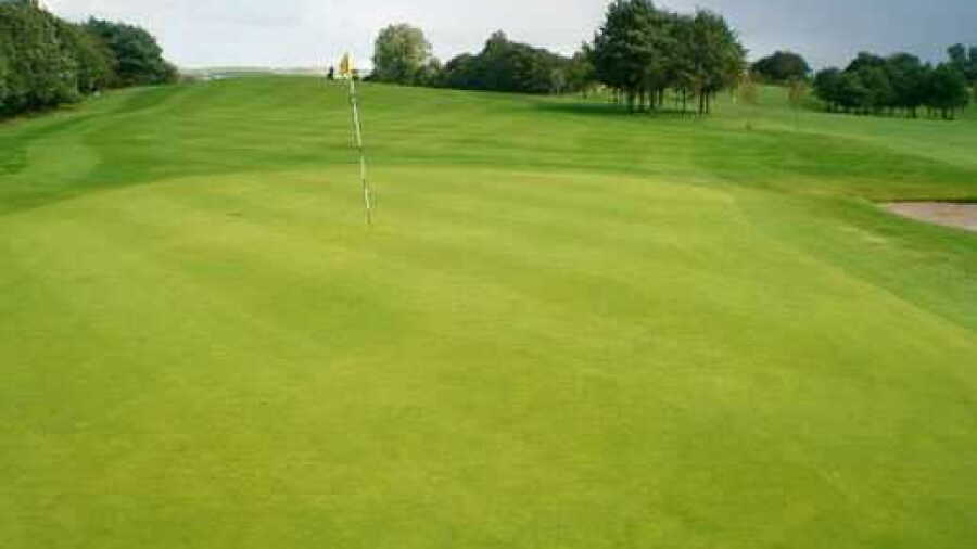 Crompton & Royton GC: 7th green