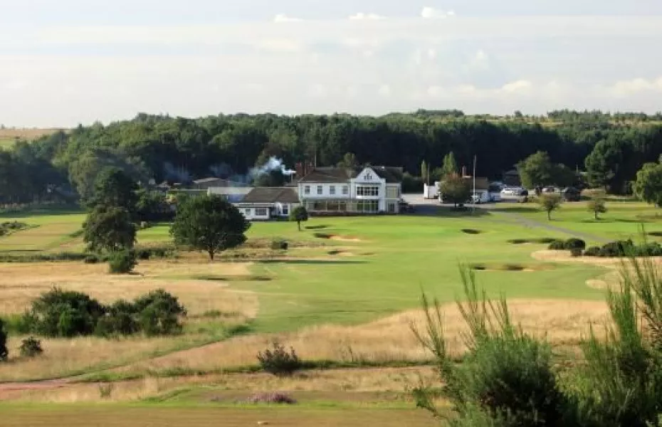 Notts GC: #18 & clubhouse
