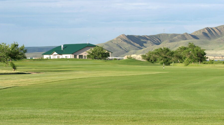 Sask Landing Golf Resort: Clubhouse