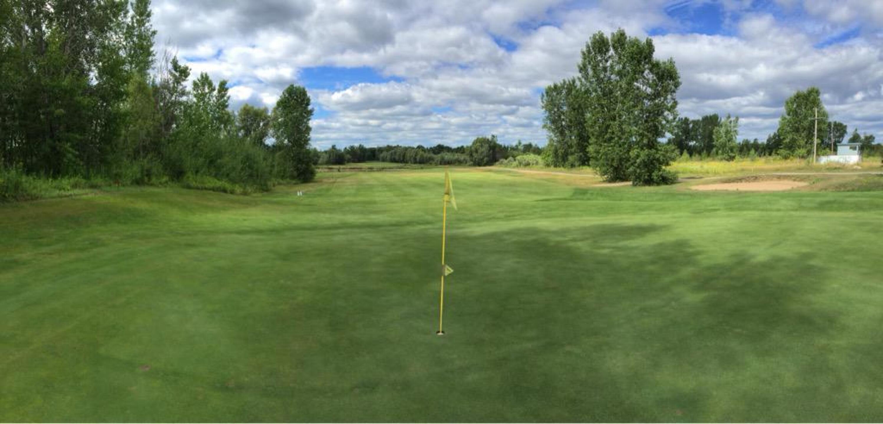 The par-5 17th (Photo submitted by adamstanley0912 on 08/07/2015)