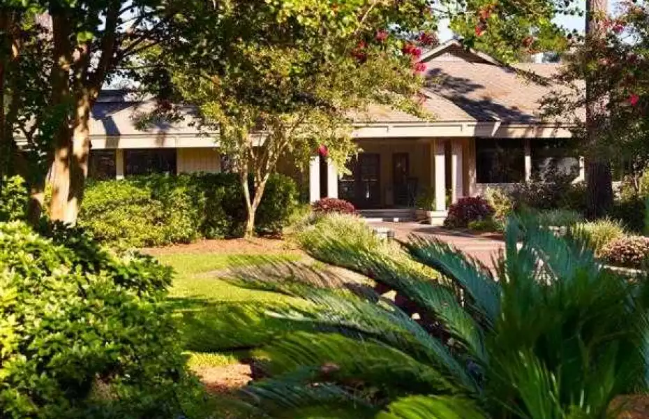 Magnolia at Landings Club: Clubhouse