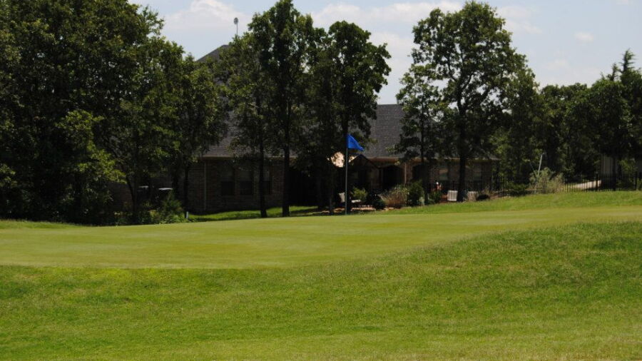 Top O' The Lake CC: Clubhouse
