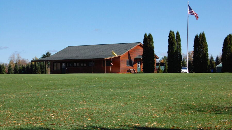 Twin Oaks GC: Clubhouse