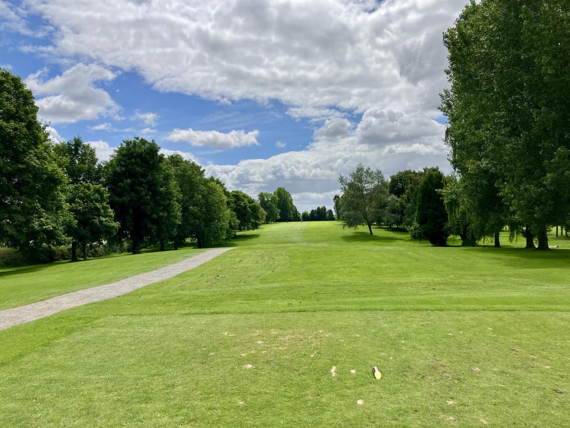 First tee (Photo submitted by bvUx1d92Dq8NFyL3w9KJ on 07/03/2024)