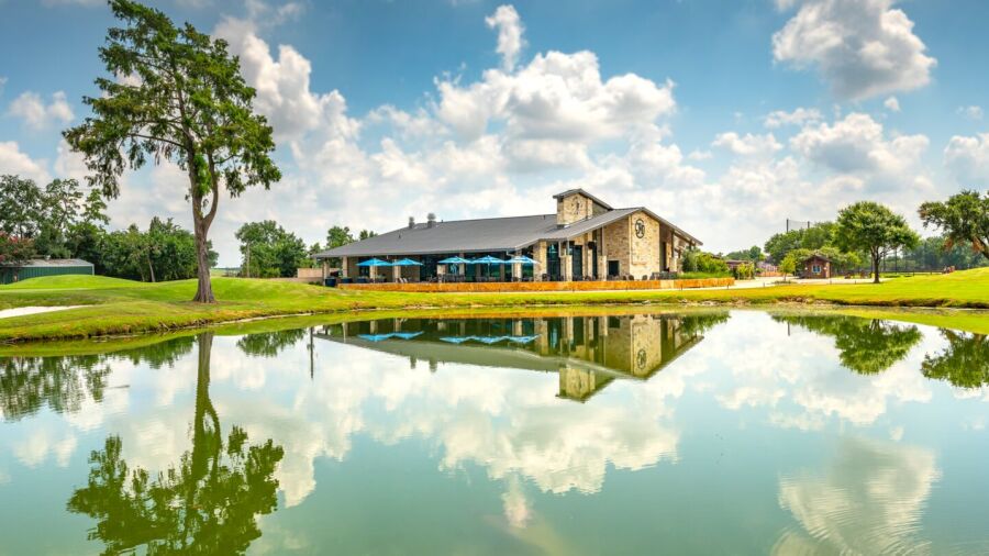 Jersey Meadow GC: Clubhouse