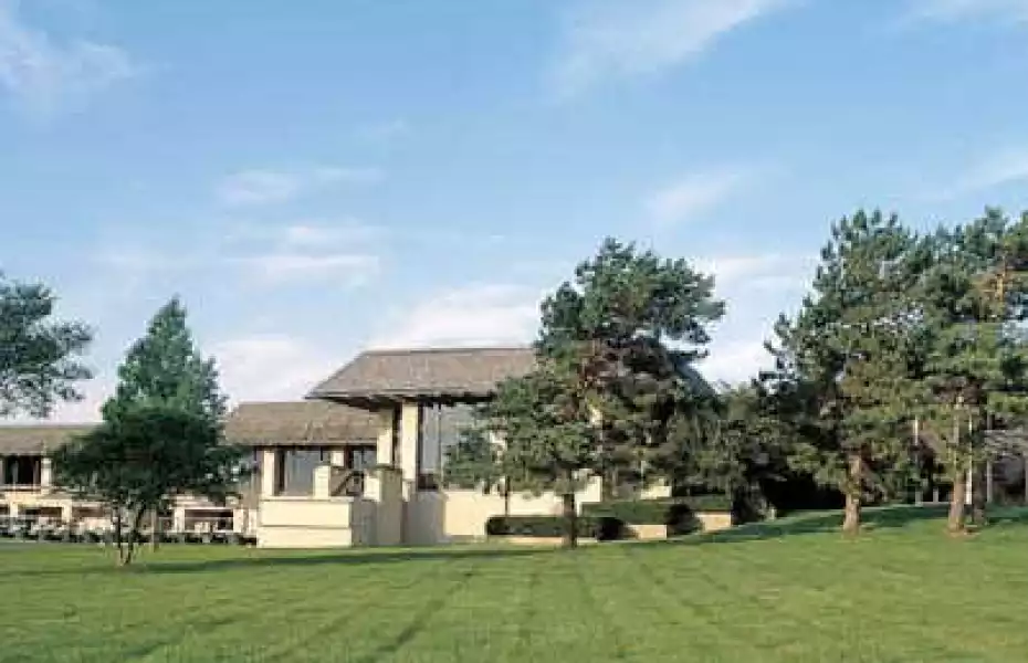 Crestview CC: Clubhouse