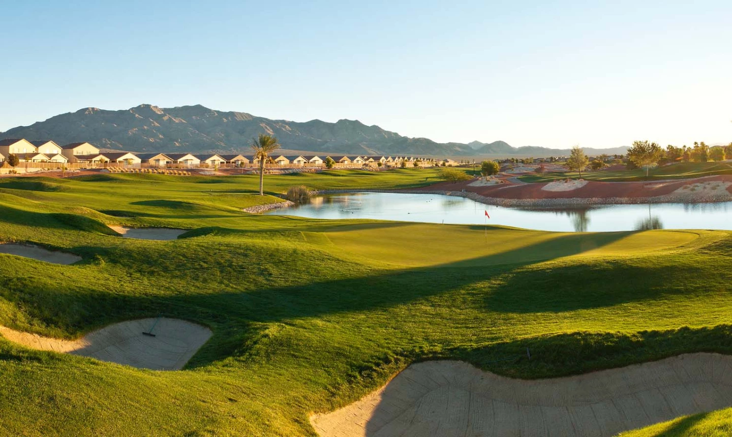 Silverstone Golf Club - Mountain course - hole 3 green