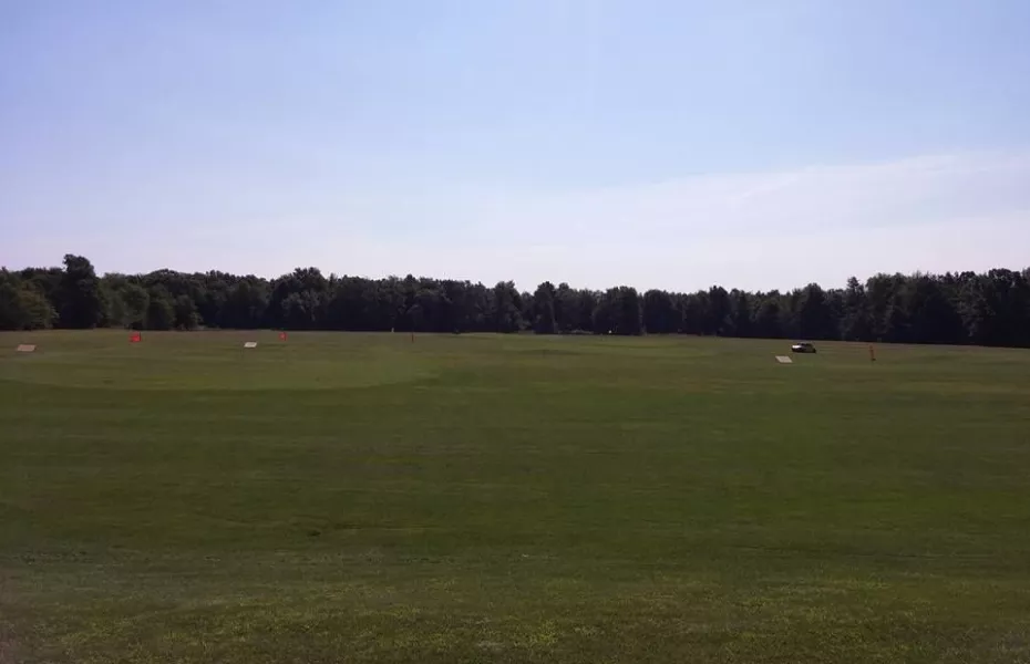 Fruitport CC: Practice area