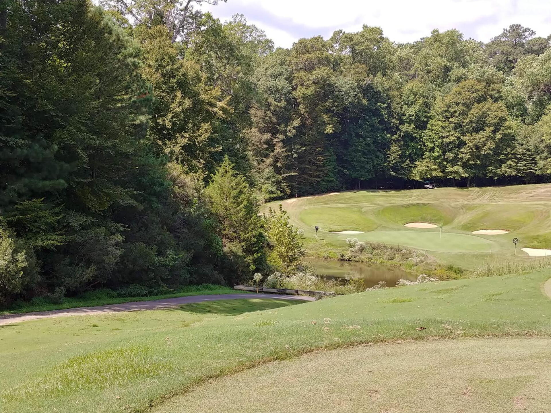Tee box view of Par 3, #11 (Photo submitted by Bombtech6316 on 09/18/2018)