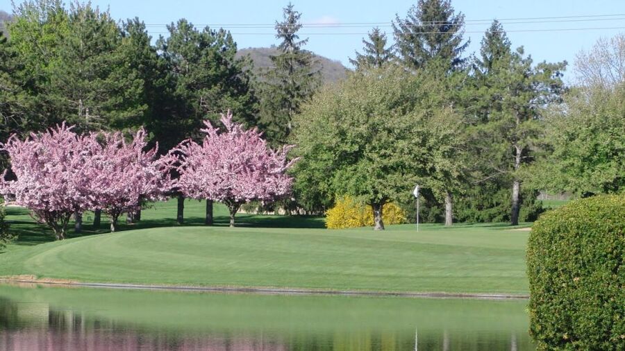 Centre Hills CC