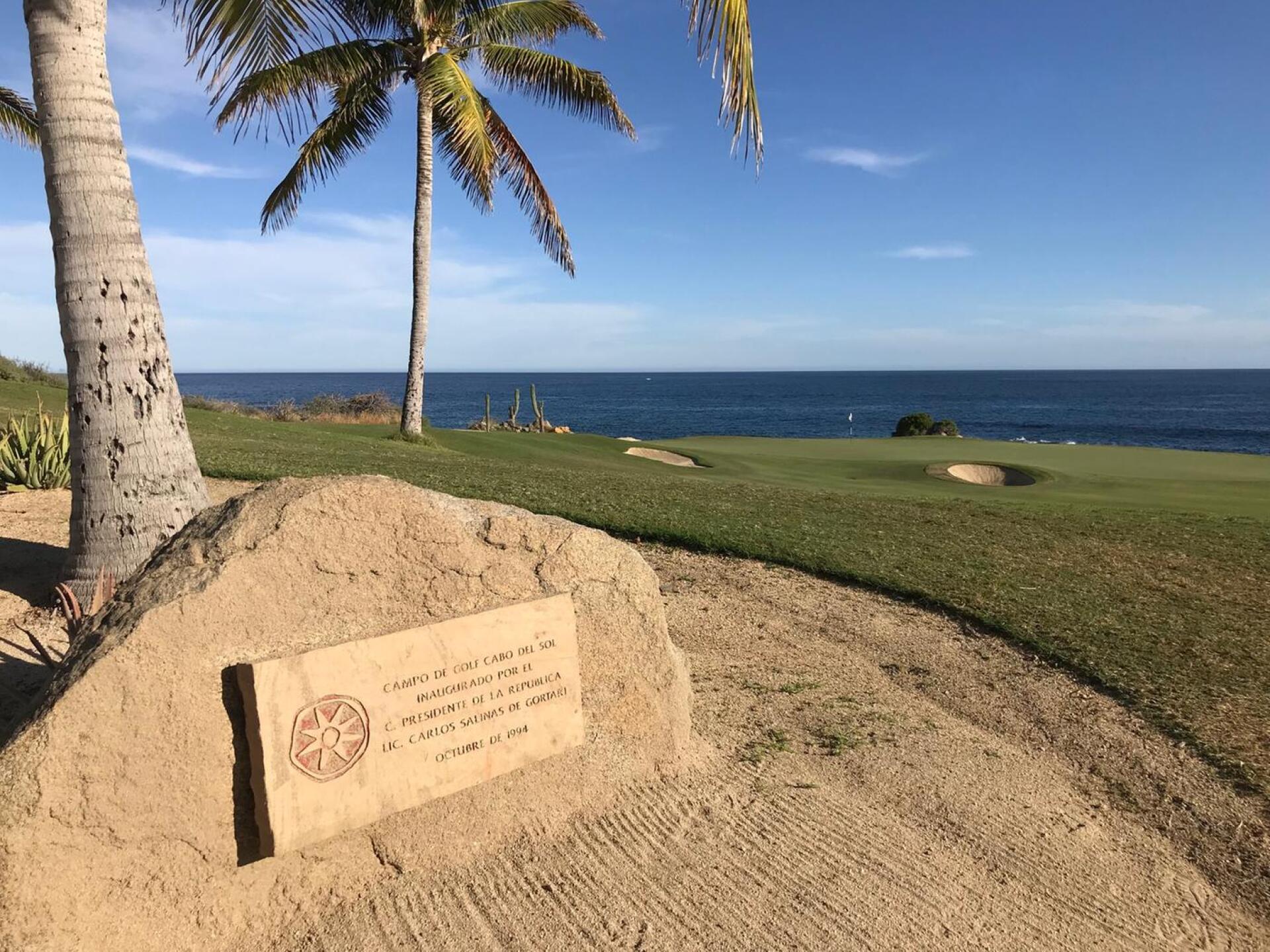 The par-4 18th (Photo submitted by JasonDeeganGA on 12/16/2018)