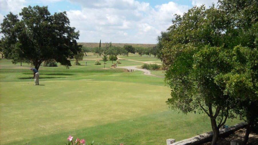 Riverside Hills GC: clubhouse