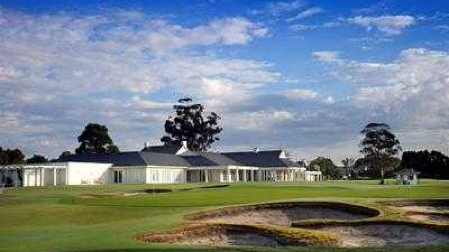 Kingston Heath GC: #18 & clubhouse