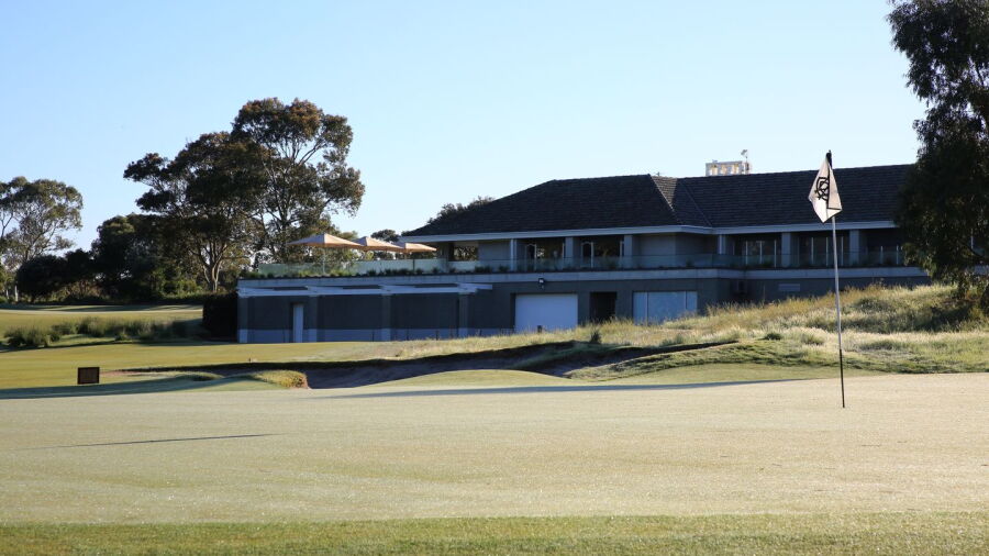 Woodlands GC: #18