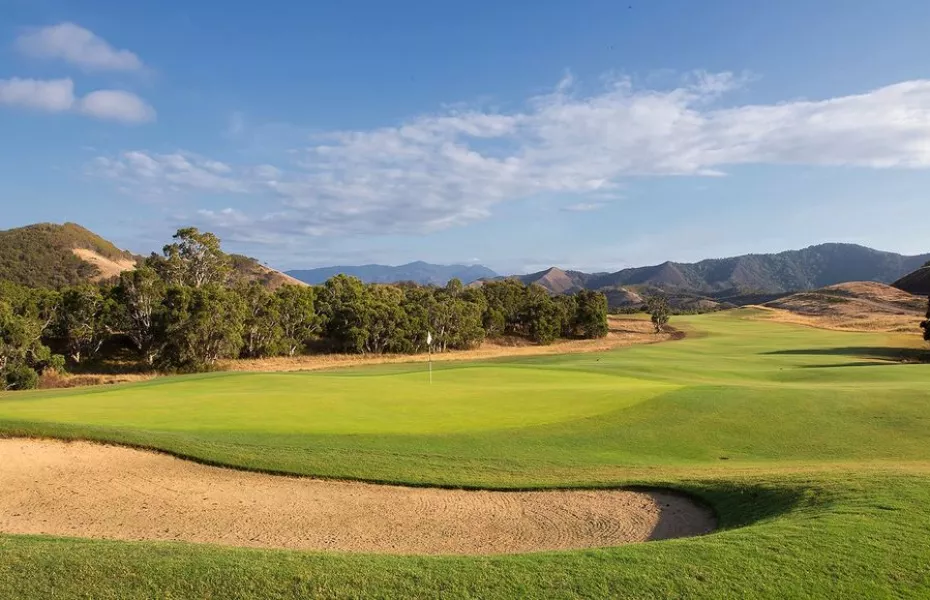 Sheraton New Caledonia Deva Resort & Spa Exclusiv Golf