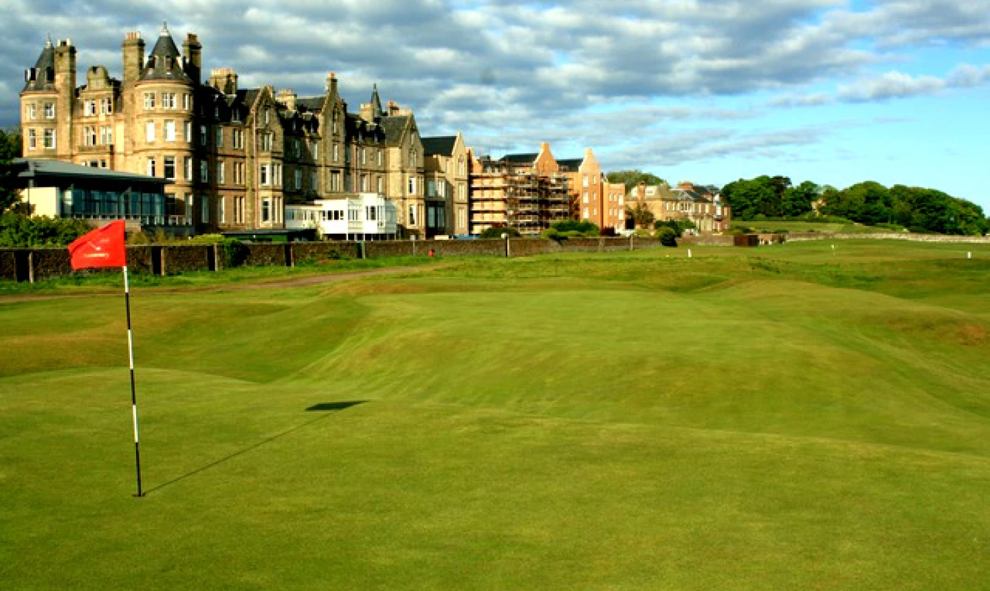 MacDonald Marine Hotel