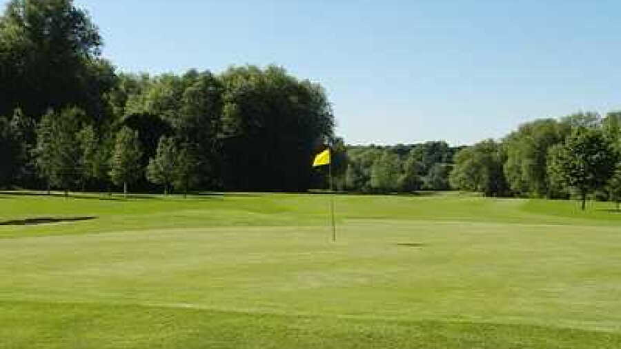 Beedles Lake Golf Centre: #18