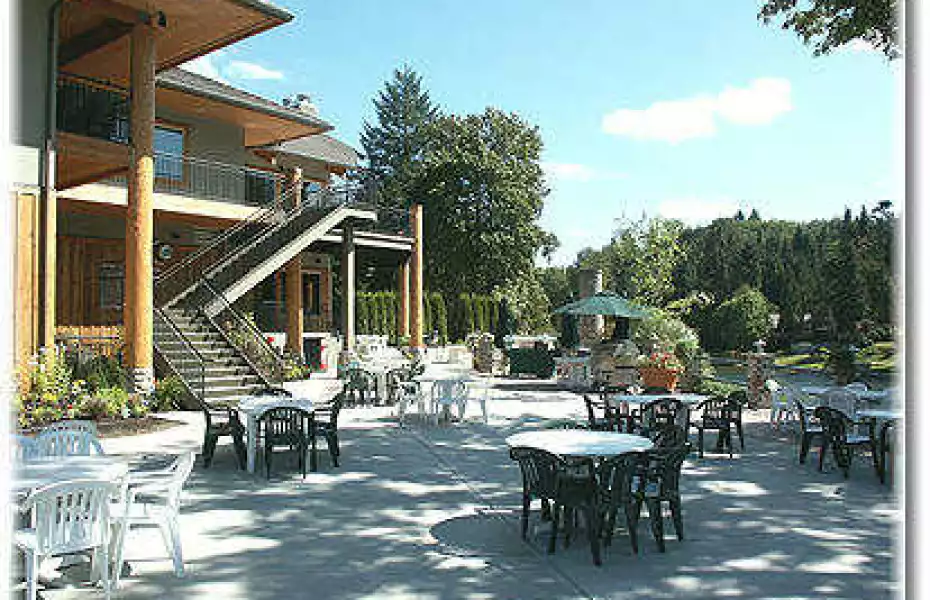 Lewis River restaurant