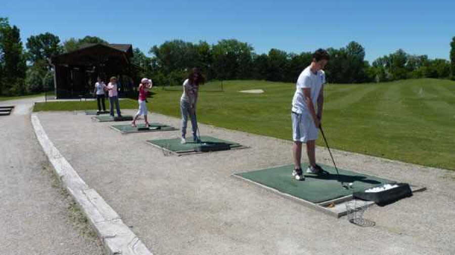 Miribel-Jonage GC: Driving range