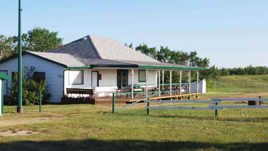 Suffern Lake Regional Park GC: Clubhouse