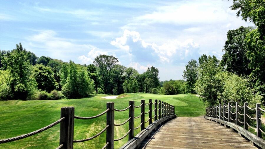 Hollow Brook GC: #17