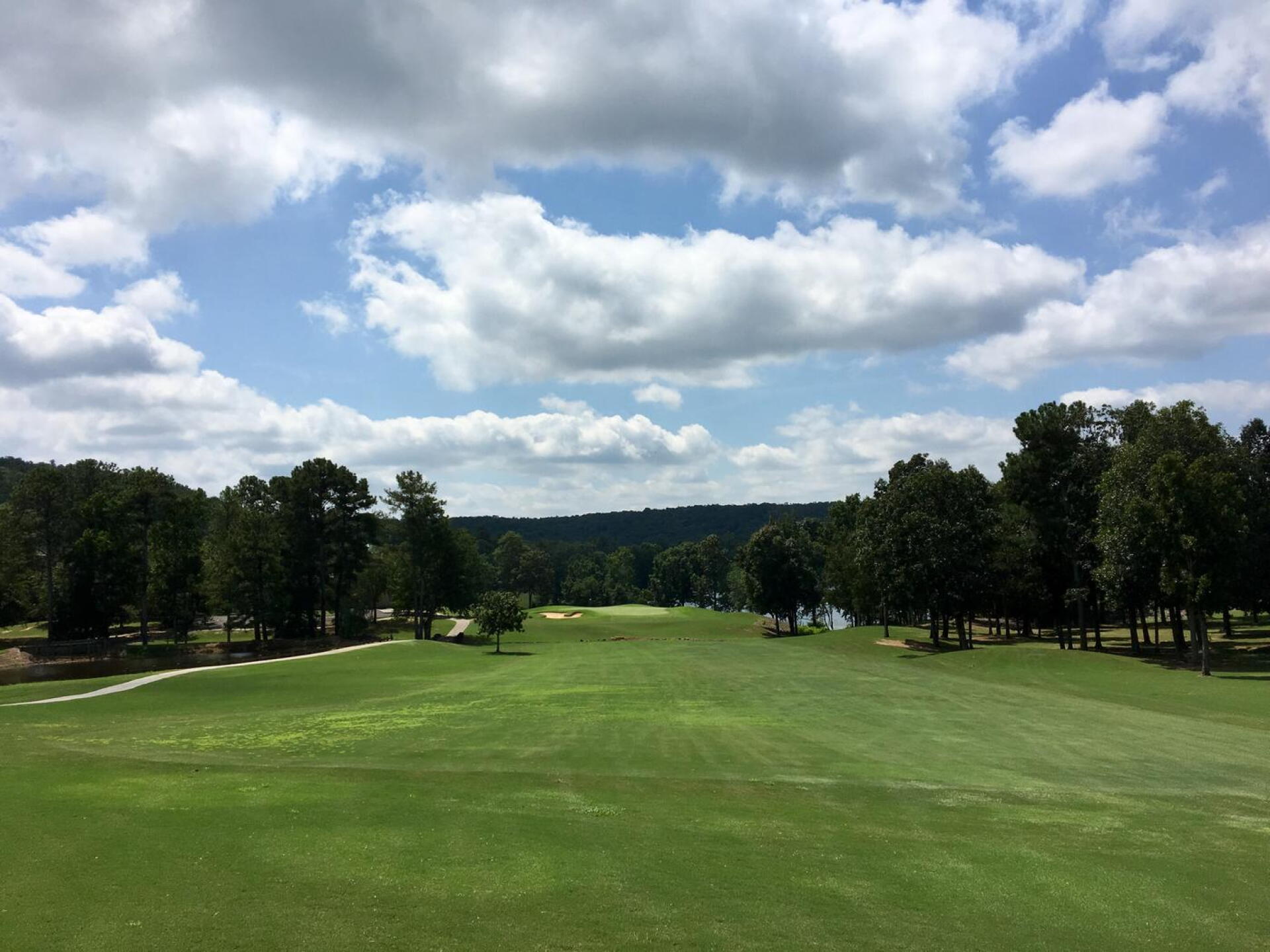 Par-4 first hole (Photo submitted by BrandonWebb on 08/23/2017)