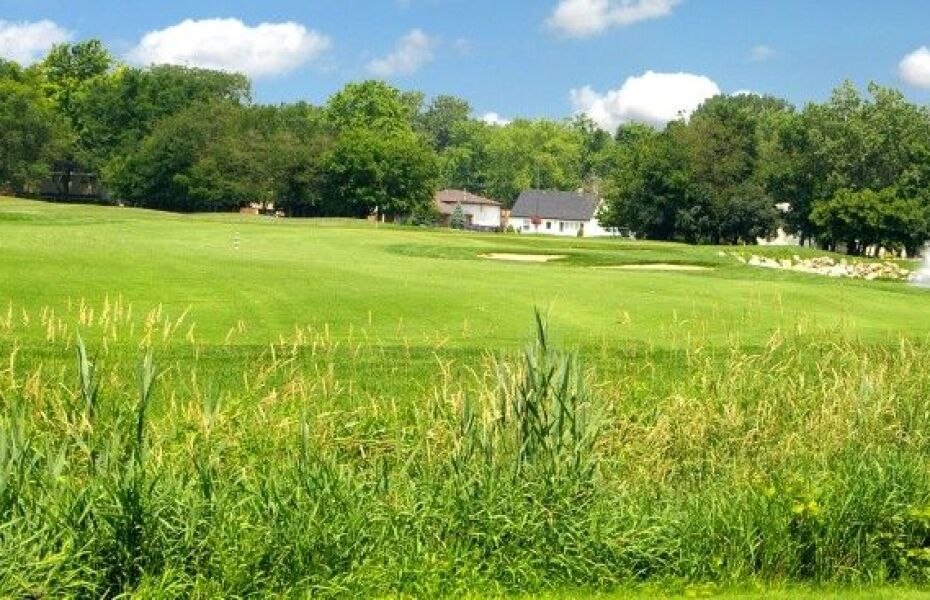 Water s Edge Golf Club In Worth Illinois USA GolfPass