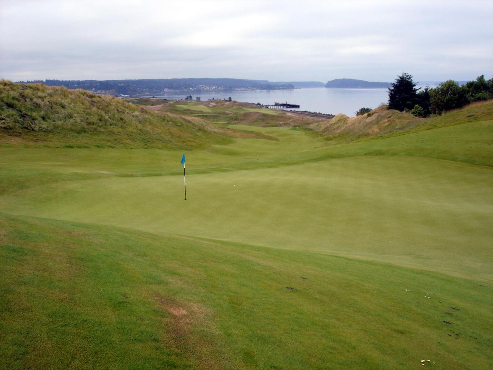 Chambers Bay Golf Course, Hole 12, Par 4, 304 yds, The Narrows (Photo submitted by DYakimec on 03/26/2017)