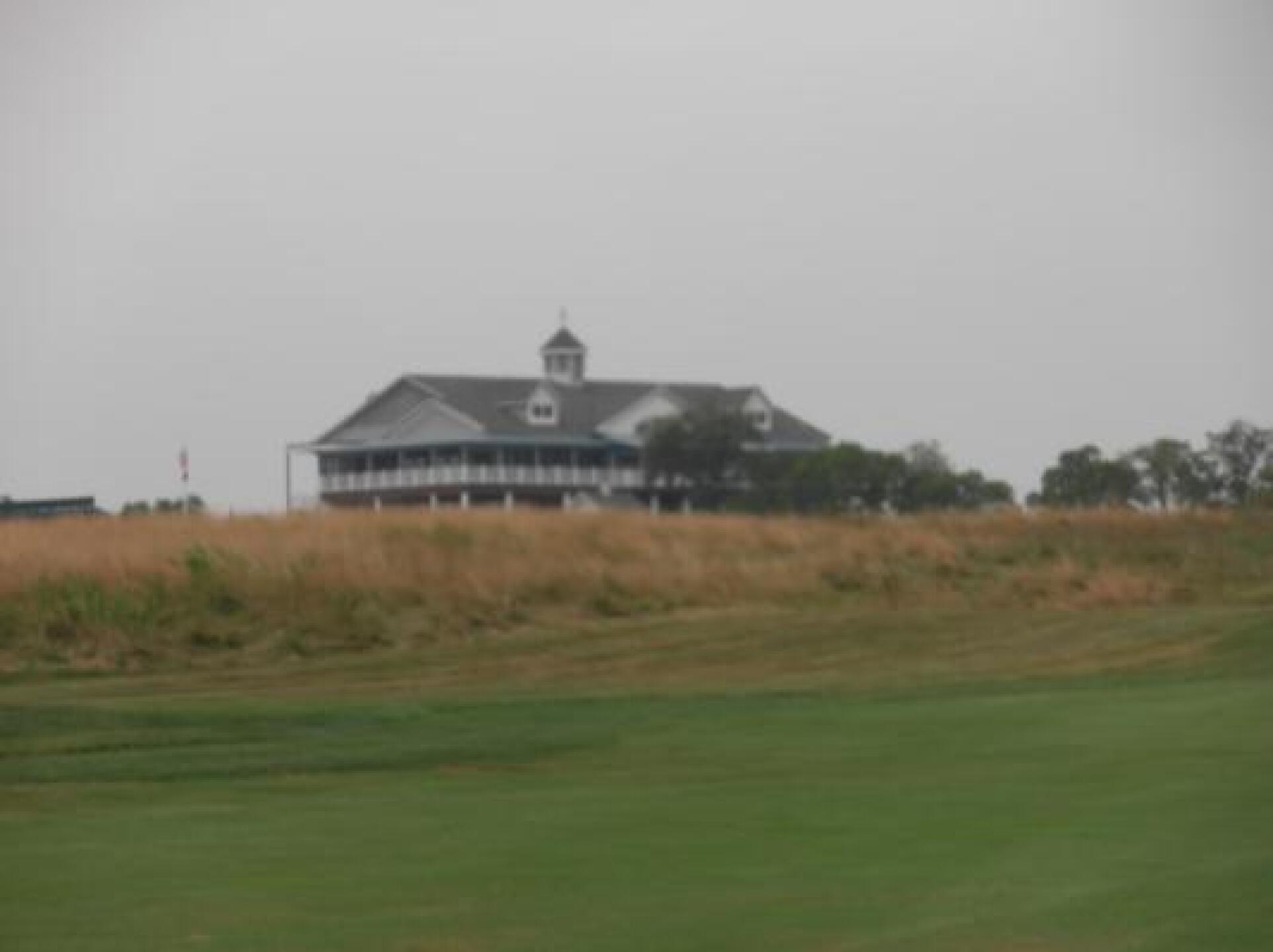 Great clubhouse (Photo submitted by kobeguy2 on 11/23/2012)