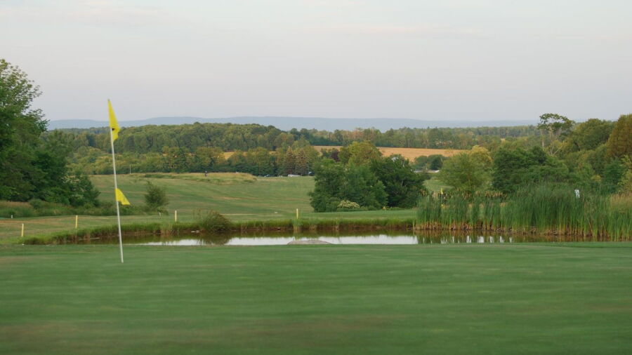 Breezewood Golf Links