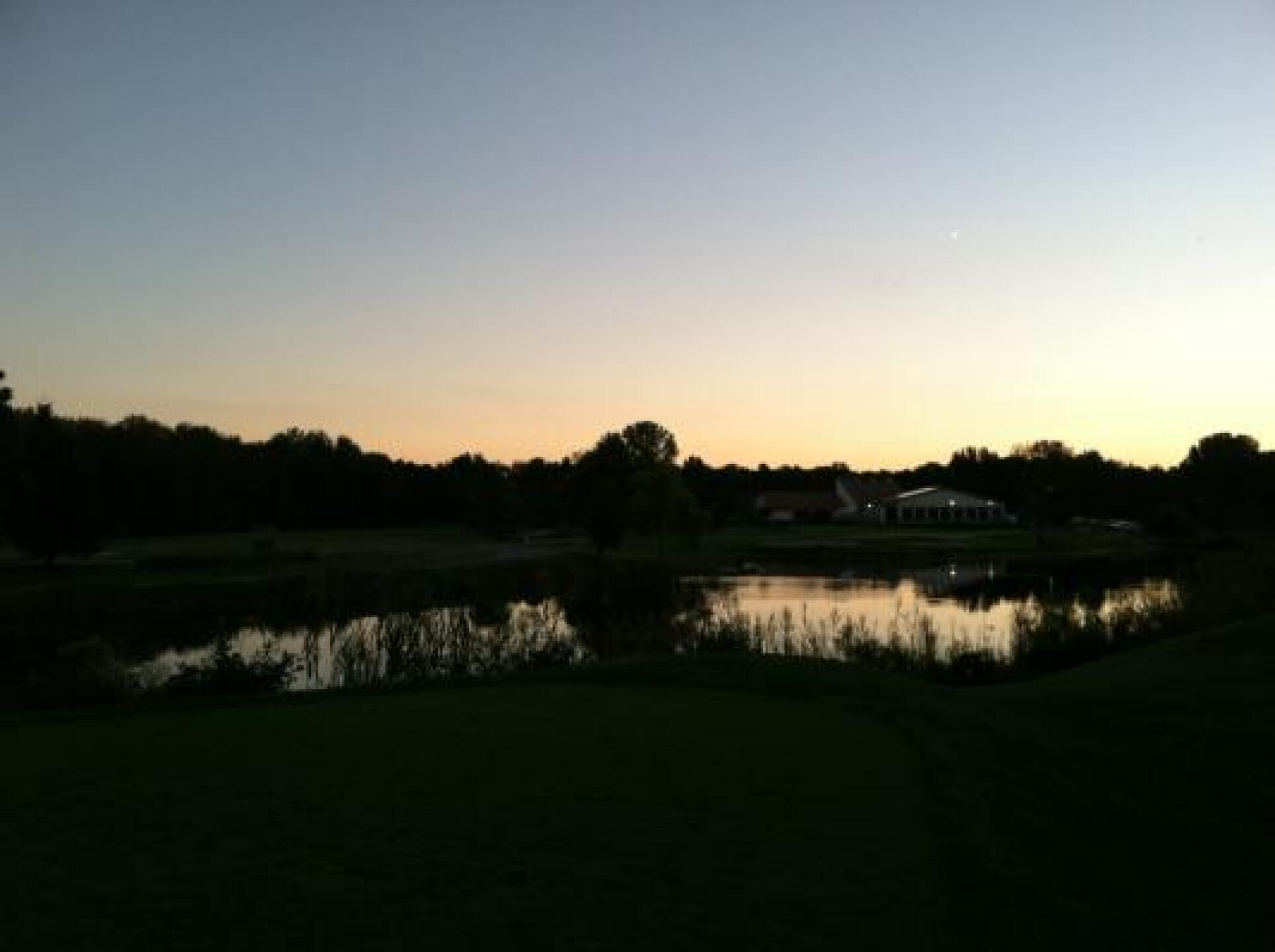 Club house looking from 8th tee (Photo submitted by DixeTinCup on 05/12/2013)