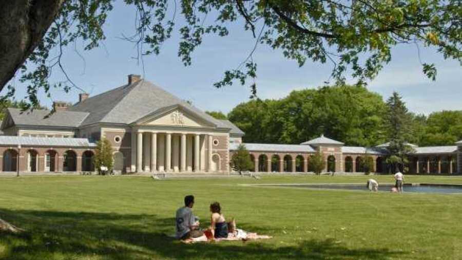 Saratoga Spa State Park: clubhouse