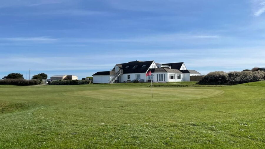 Mawgan Porth GC: #18