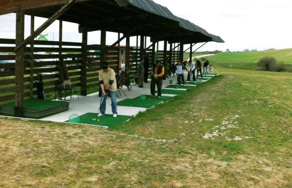 Club de Golf Valdenarra de Bercial: Driving range