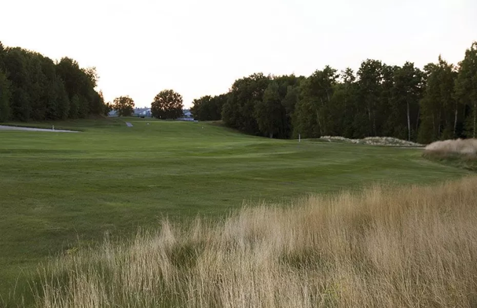 Club Sports Belvedere: #18