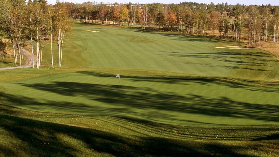 Kingswood Park GC - 18-hole Signature: #10