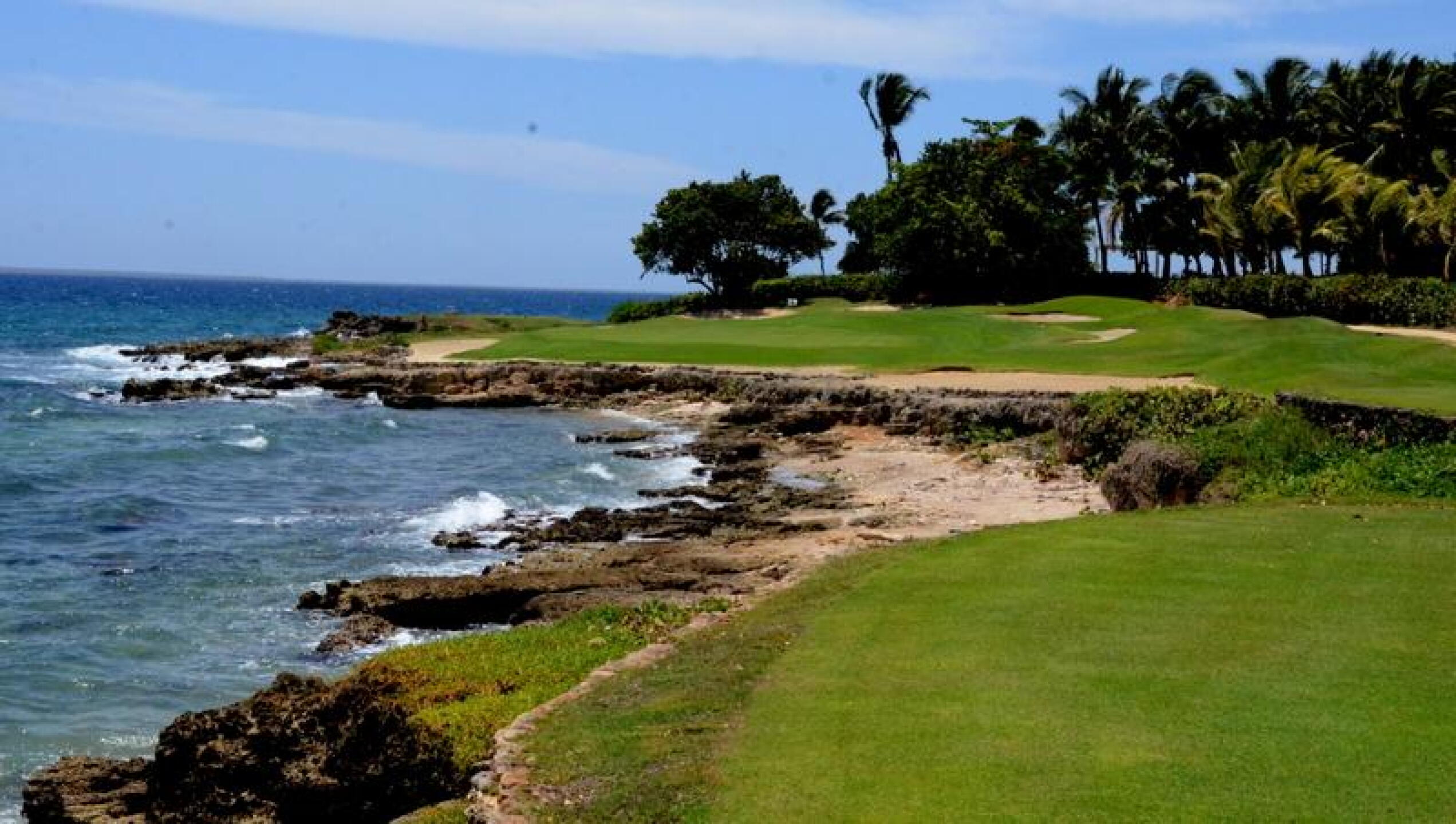 One of seven holes on the ocean. (Photo submitted by edstone40 on 10/19/2015)